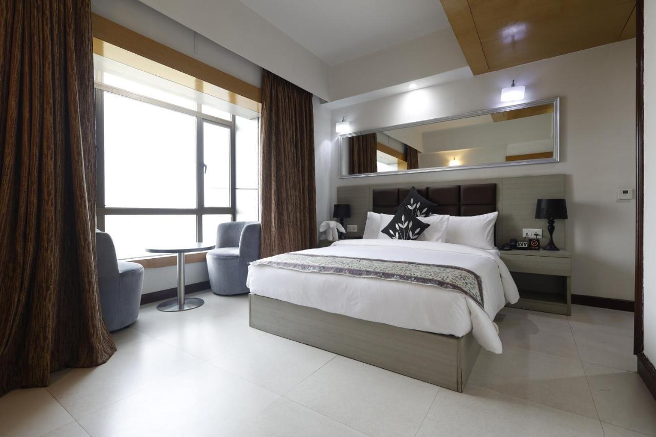 Aristocrat Hotel Kolkata Ngoại thất bức ảnh