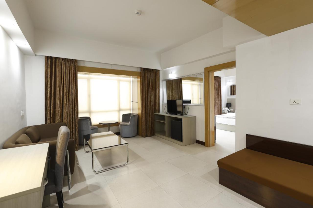 Aristocrat Hotel Kolkata Ngoại thất bức ảnh