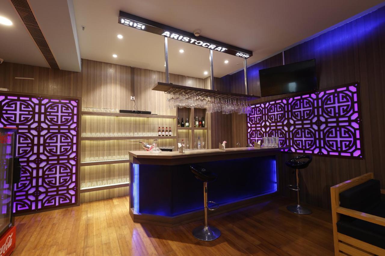 Aristocrat Hotel Kolkata Ngoại thất bức ảnh