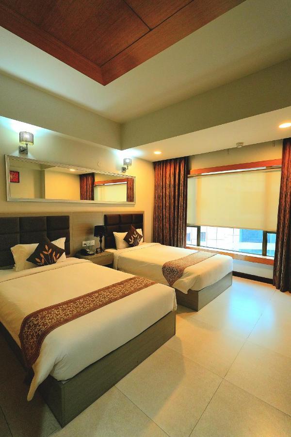 Aristocrat Hotel Kolkata Ngoại thất bức ảnh