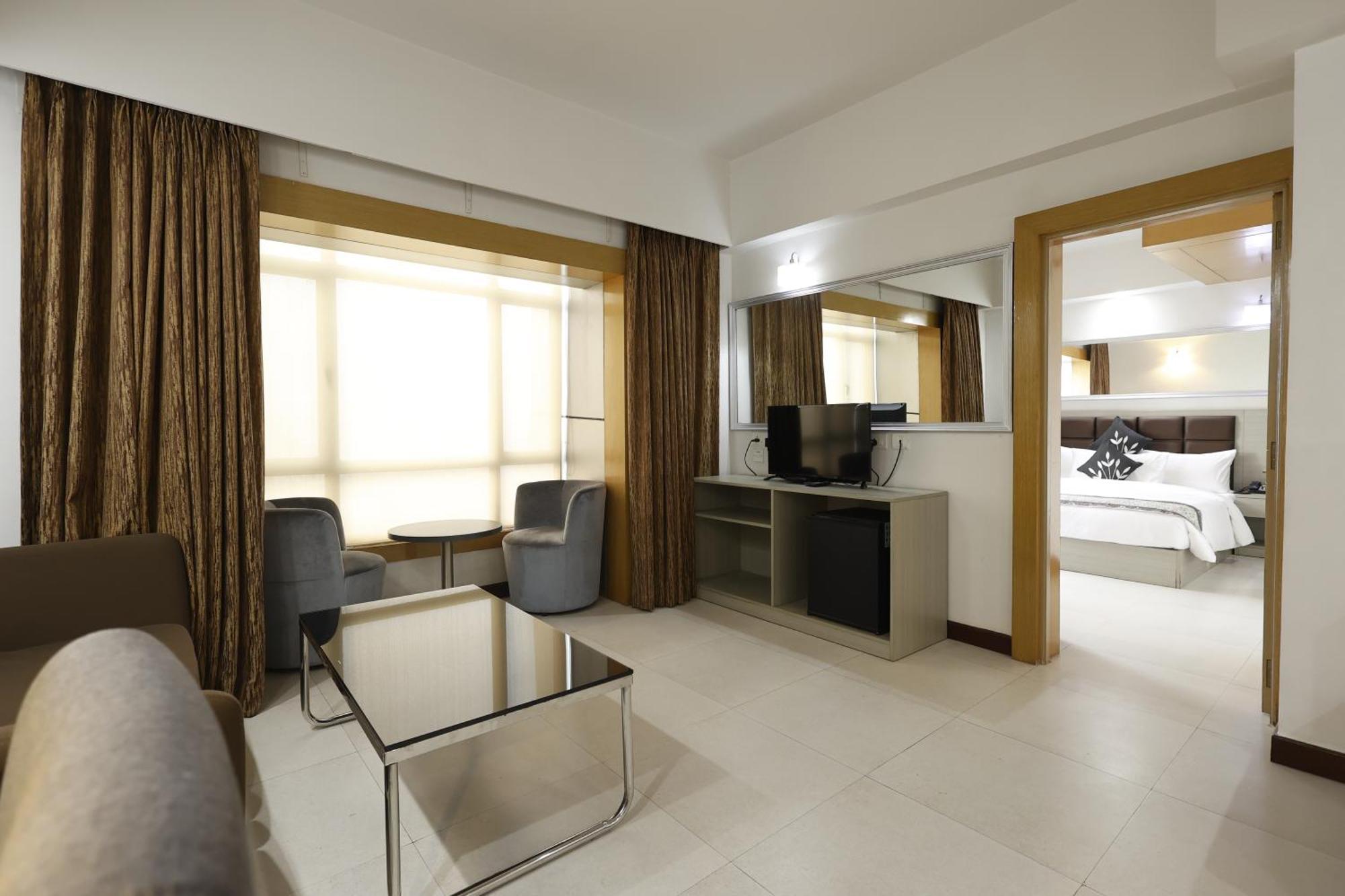 Aristocrat Hotel Kolkata Ngoại thất bức ảnh