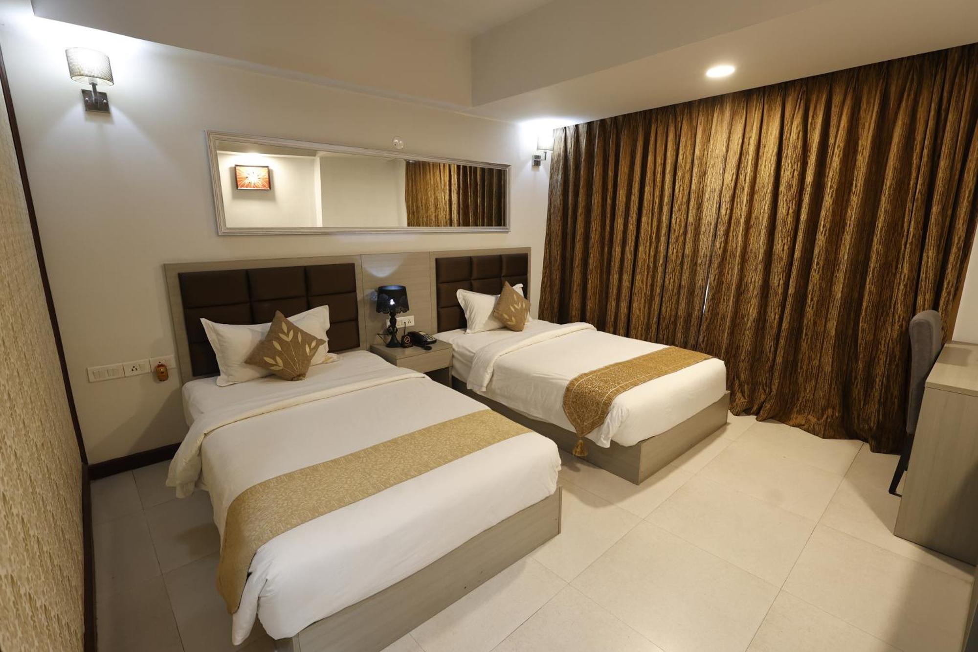 Aristocrat Hotel Kolkata Ngoại thất bức ảnh