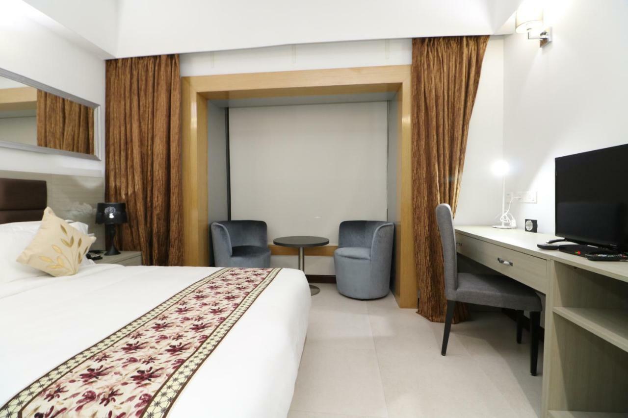Aristocrat Hotel Kolkata Ngoại thất bức ảnh