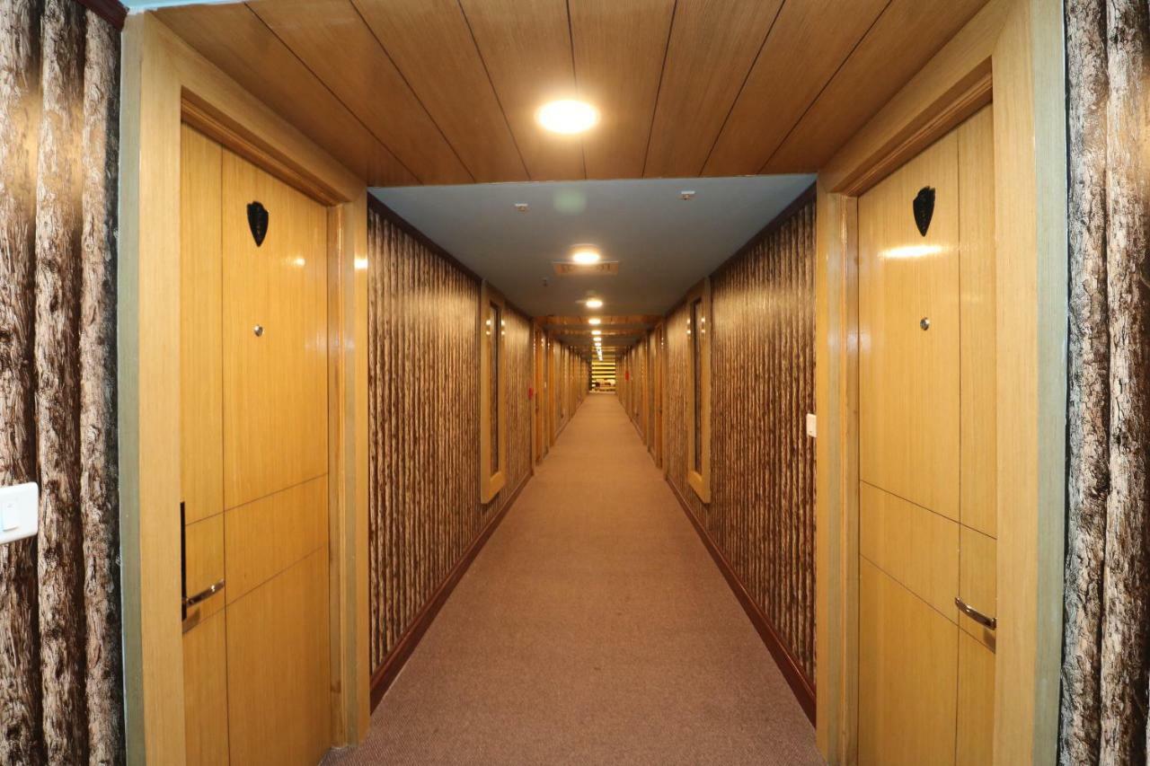 Aristocrat Hotel Kolkata Ngoại thất bức ảnh