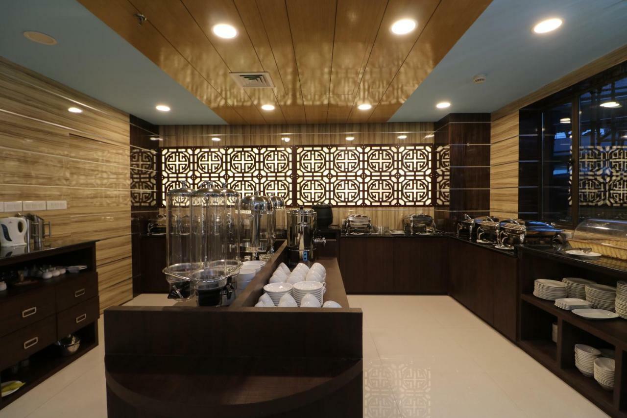 Aristocrat Hotel Kolkata Ngoại thất bức ảnh