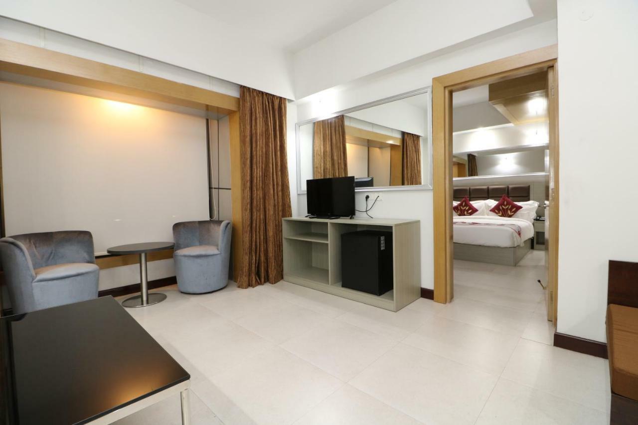 Aristocrat Hotel Kolkata Ngoại thất bức ảnh