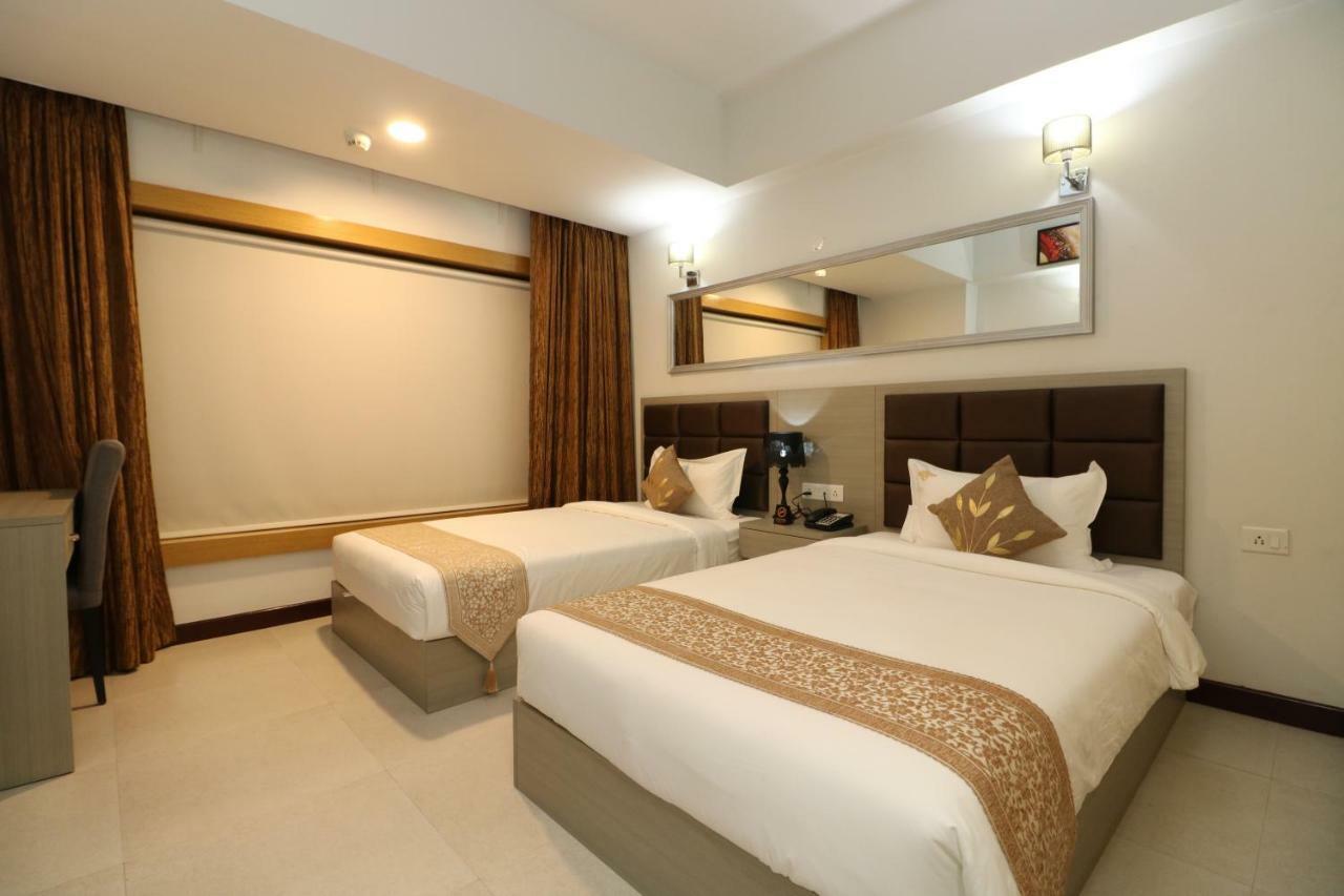 Aristocrat Hotel Kolkata Ngoại thất bức ảnh