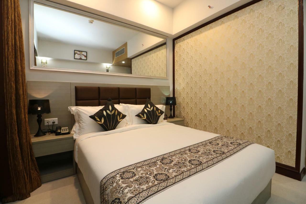 Aristocrat Hotel Kolkata Ngoại thất bức ảnh